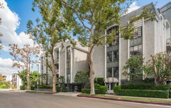 SOLD | 1112 S. Bedford Drive Unit 203 | Beverlywood