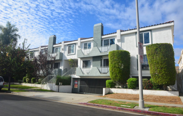 LEASED | 3131 S. Canfield Avenue Unit 202 | Beverlywood
